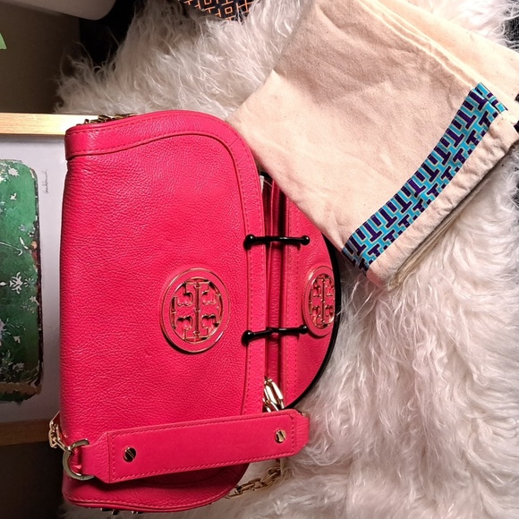 Tory Burch NWOTs Amanda Logo Clutch Crossbody - Picture 14 of 14